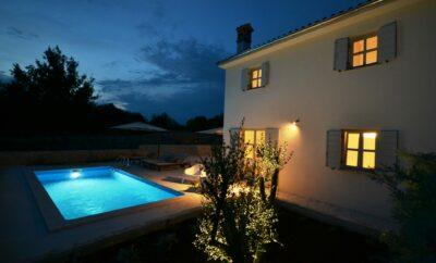 House for 4 in Istria, 25 mins away from wonderful Rovinj