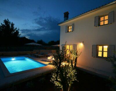 House for 4 in Istria, 25 mins away from wonderful Rovinj