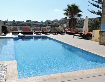 Fantastic Villa with Outside & Inside Pool, BBQ, A/C. 5 mins from sandy beach