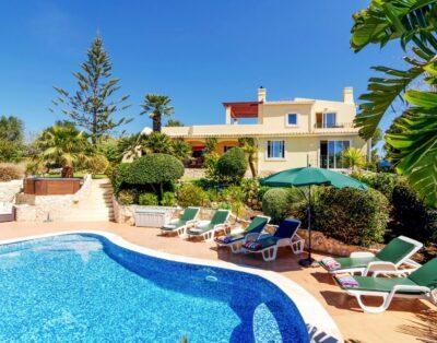 Five Bedroom Villa With Sea View, Walking Distance of Town and Beach